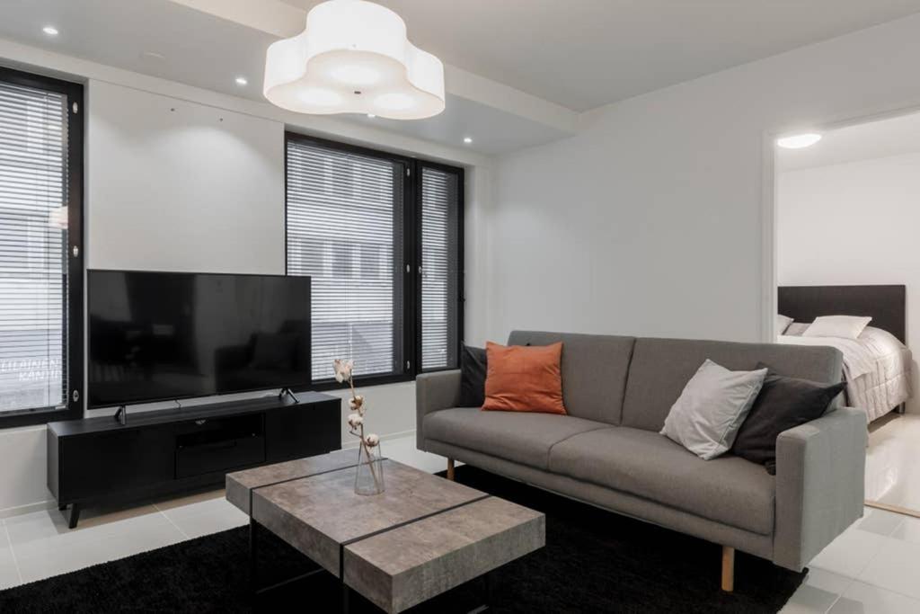 Sleek And Spacious 3 Bedroom Apartment In City Centre Helsinki Exterior photo